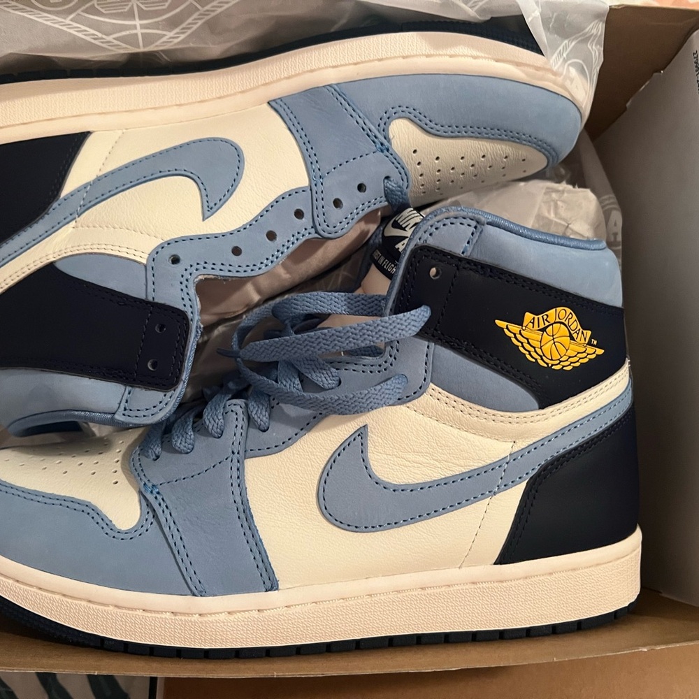 Nike Blue and Cream Sneakers High-Top Design